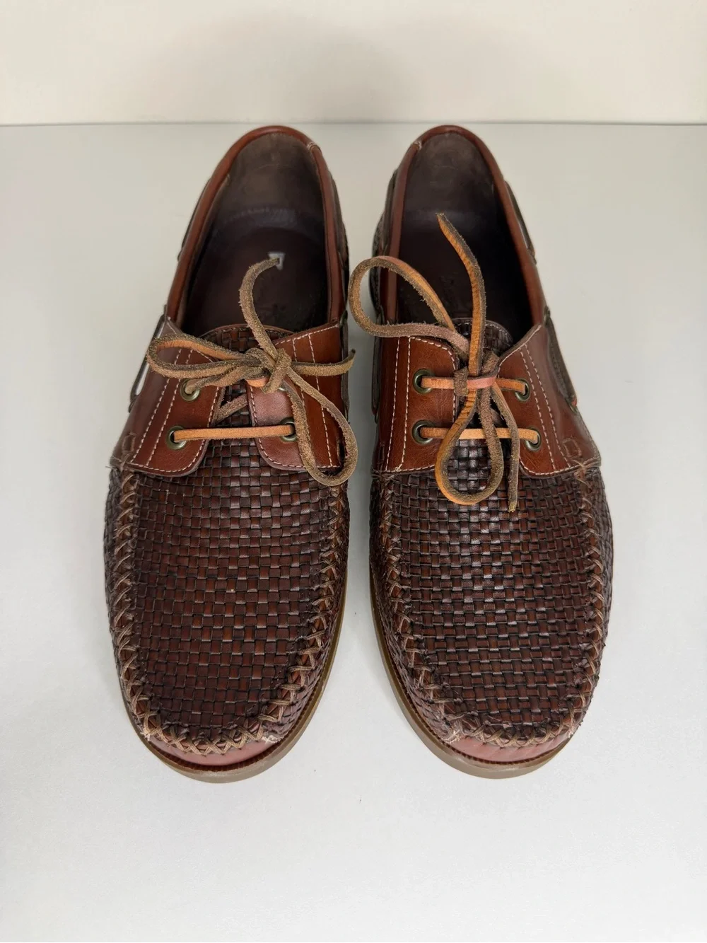 Tommy Bahama Brown Woven Leather Boat Shoes men size 11D casual lace up